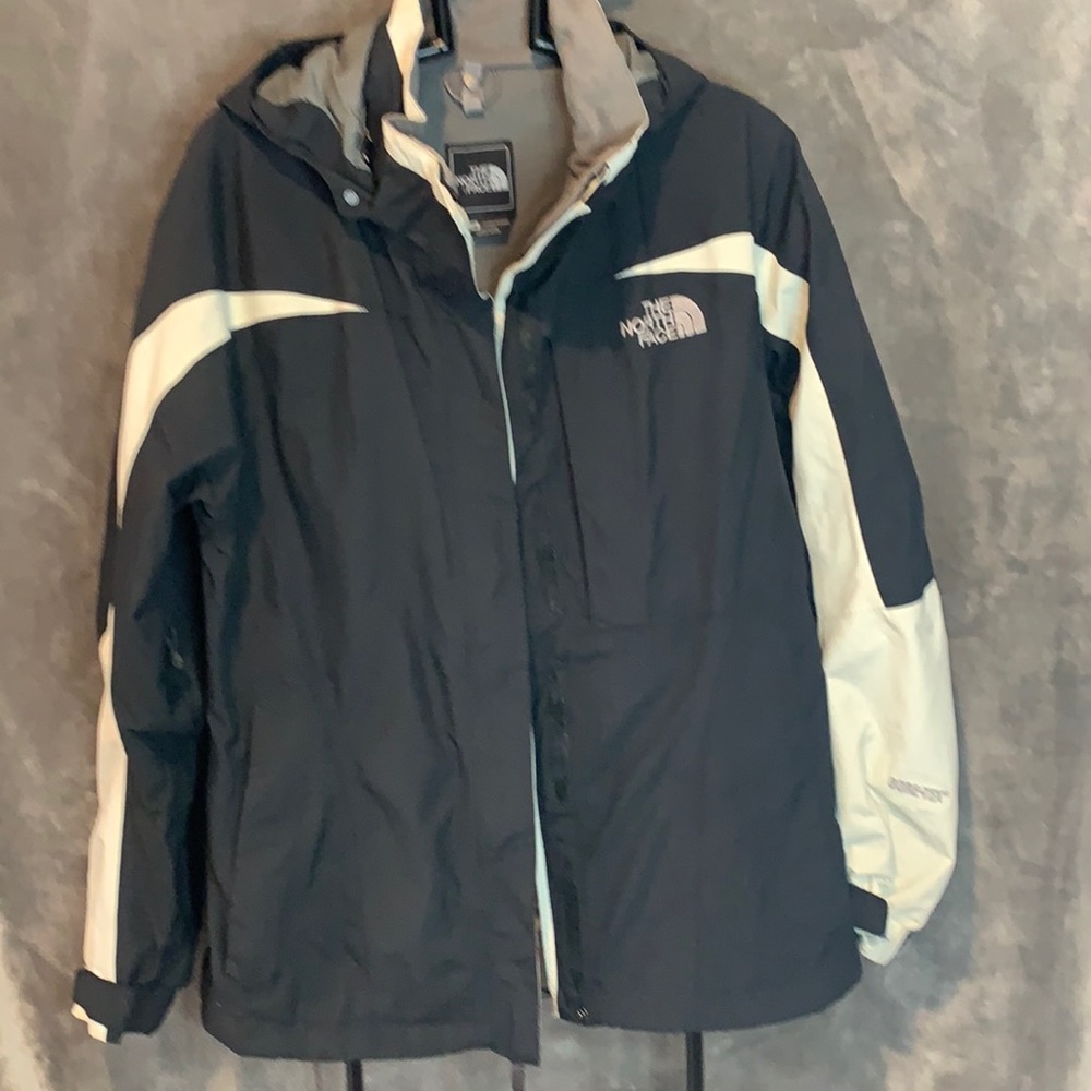 The North Face Women’s Jacket shell